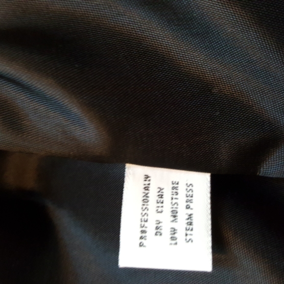 Jones NY ladies coat, 1XL, black 100% wool wool. Thigh length. - Picture 5 of 10